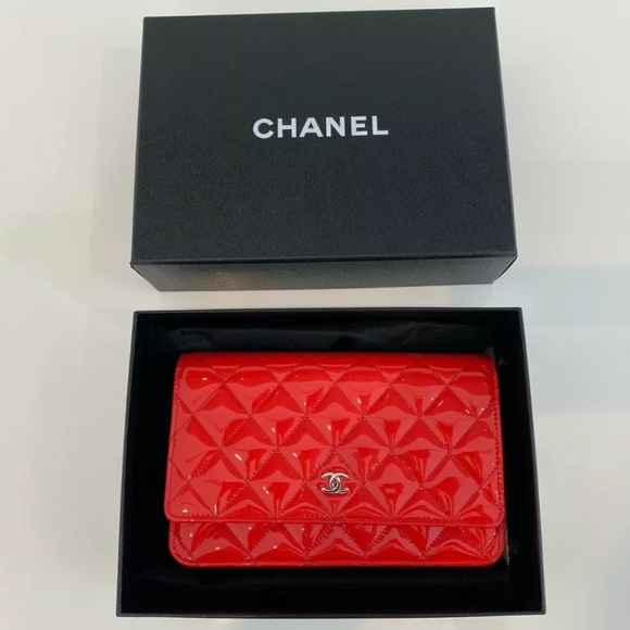 CHANEL GORGEOUS CORAL WALLET ON A CHAIN NEW IN BOX - Picture 6 of 16